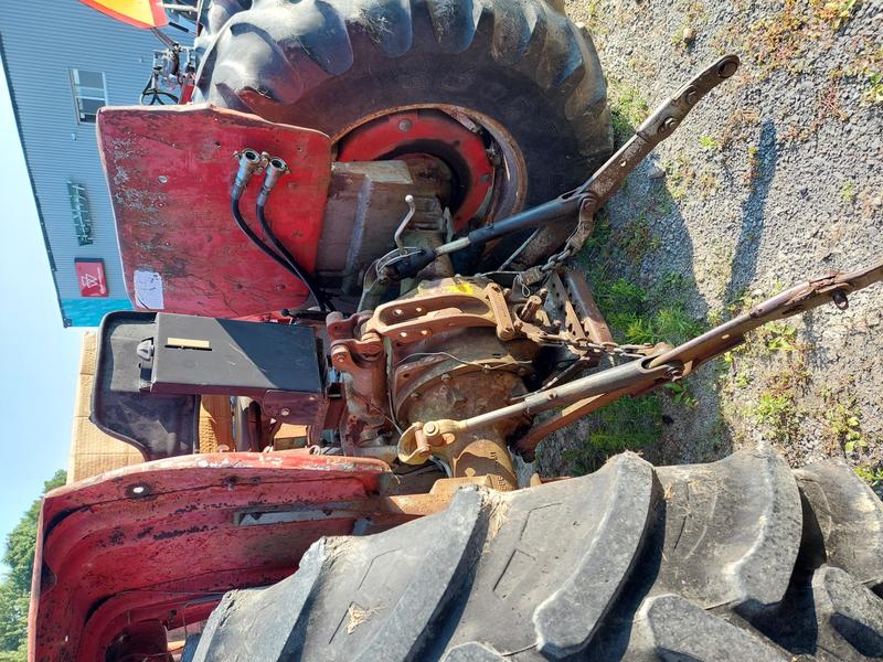 Tractors  Massey Ferguson 165 Tractor Photo